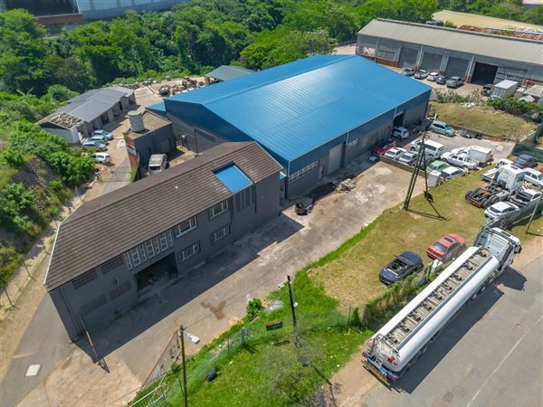 1 136  m² Industrial space