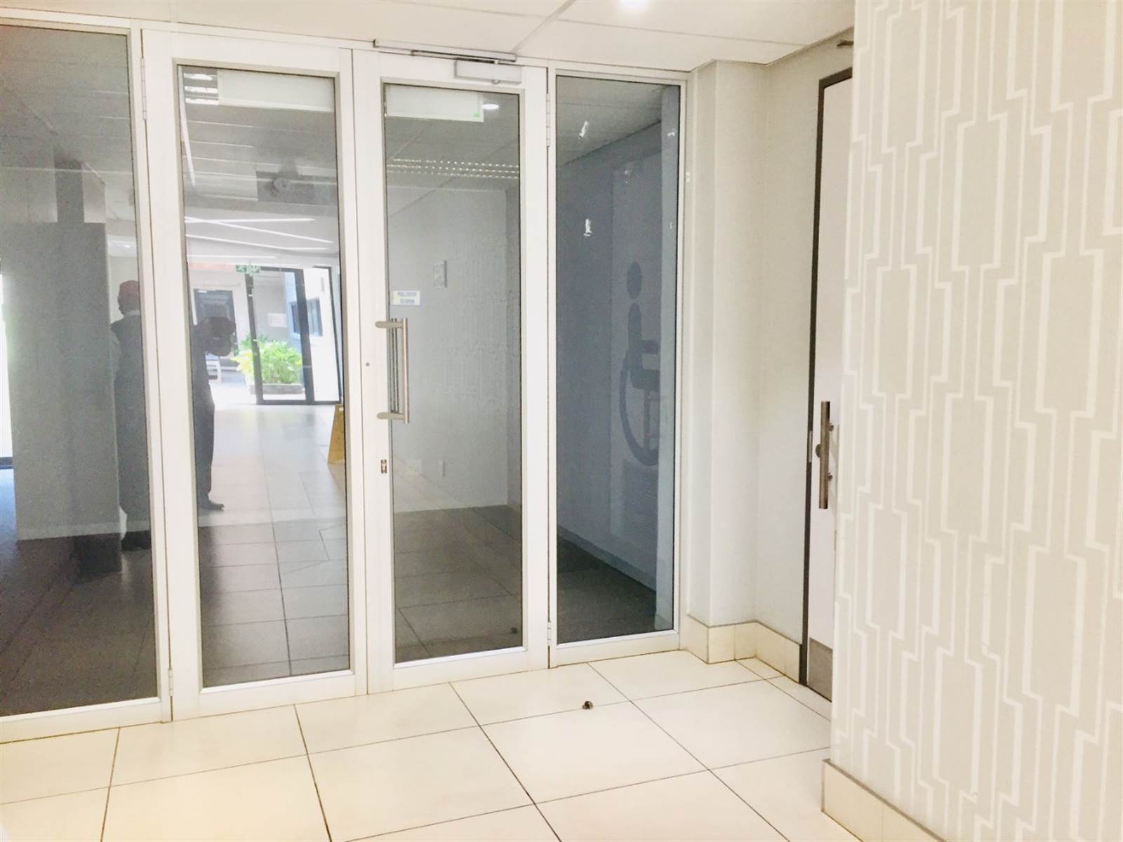360  m² Commercial space in Parktown photo number 5