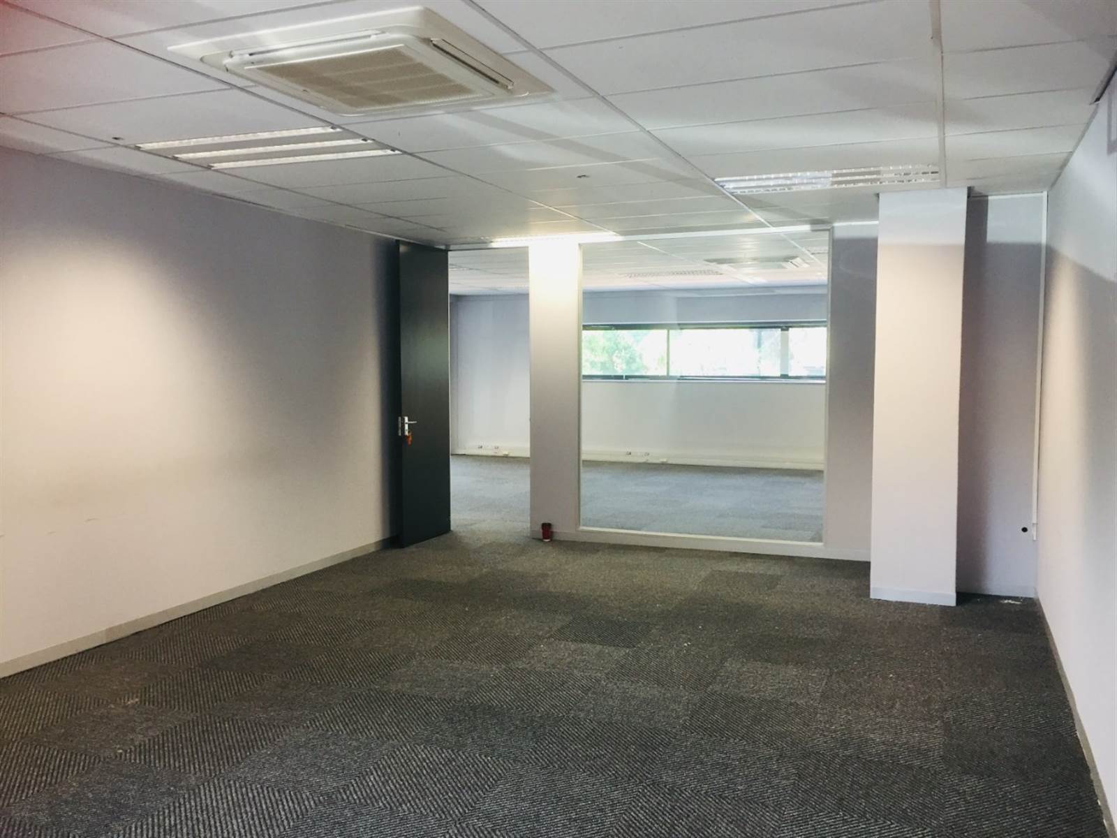 360  m² Commercial space in Parktown photo number 16