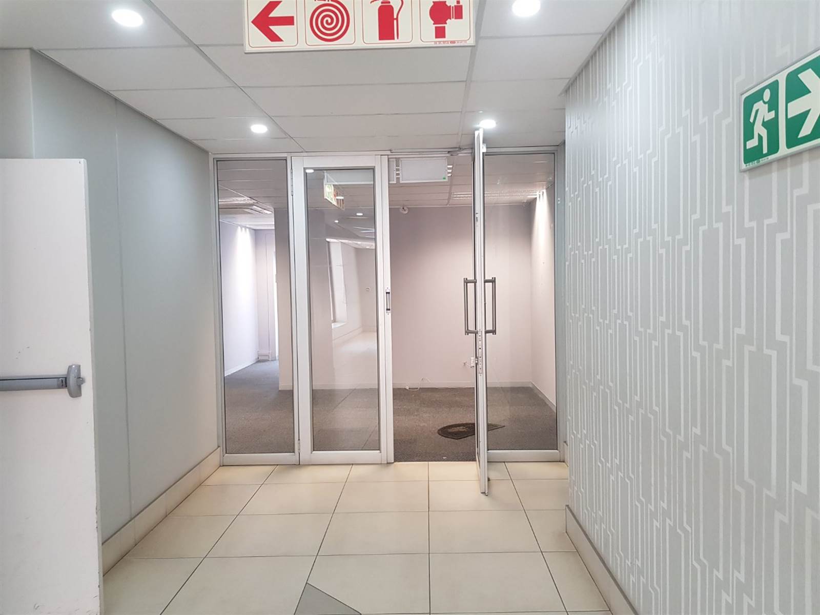 360  m² Commercial space in Parktown photo number 3