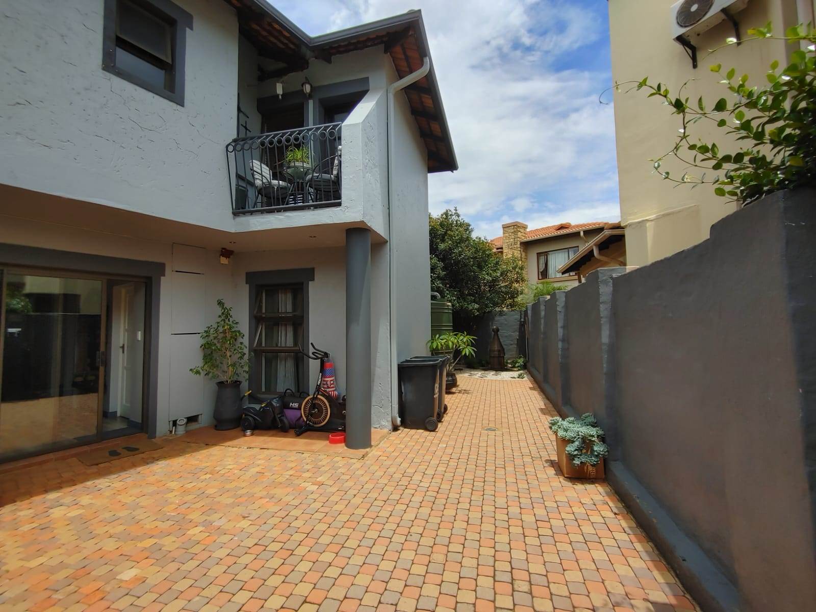4 Bed House in Raslouw Manor photo number 29