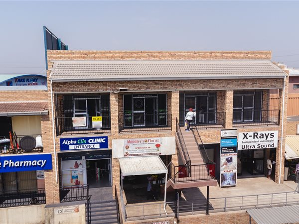 110  m² Commercial space in Westcliff