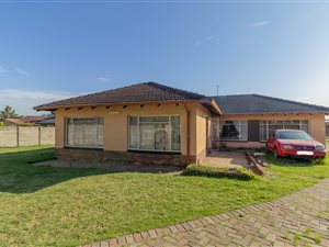 3 Bed House in Modder East