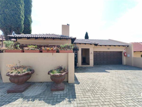 3 Bedroom Townhouse 3 Bedroom Townhouse