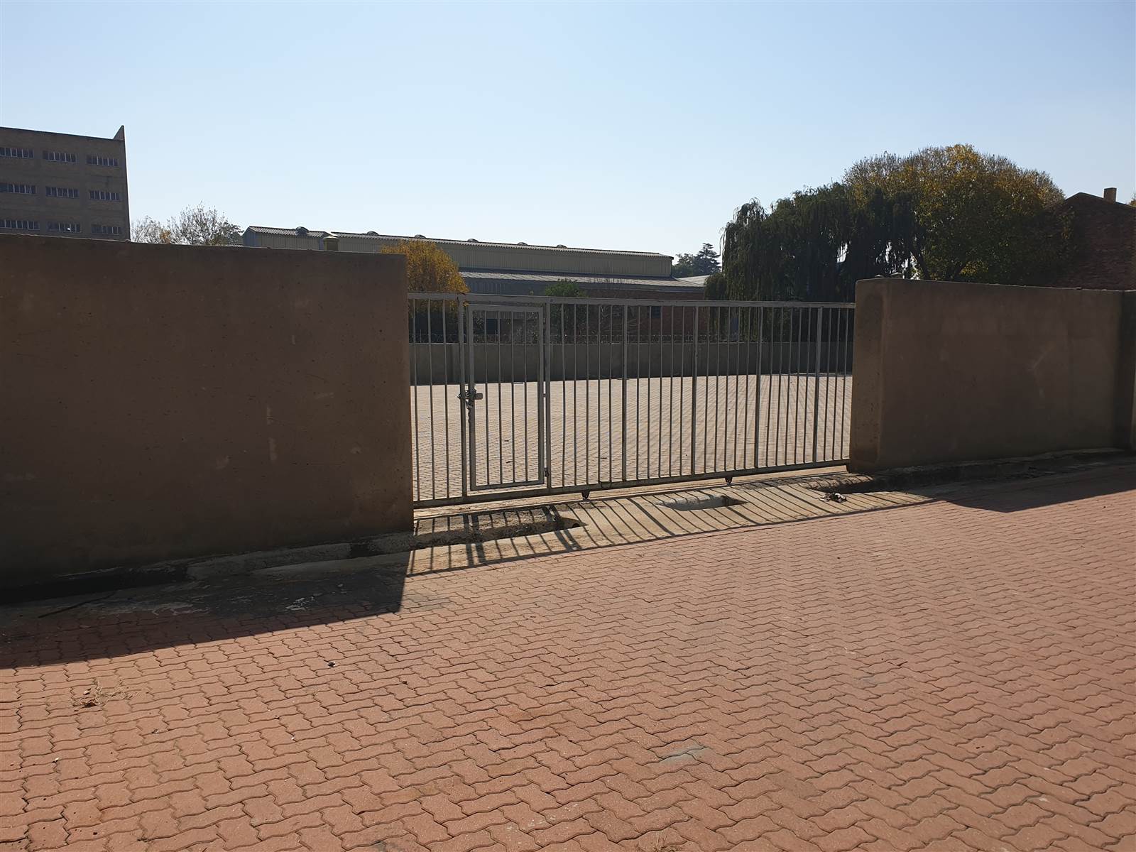 1400  m² Industrial space in Eastleigh photo number 1
