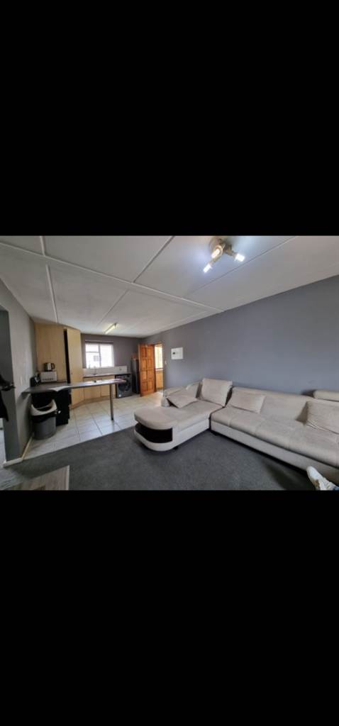 2 Bed Apartment in Ormonde photo number 3