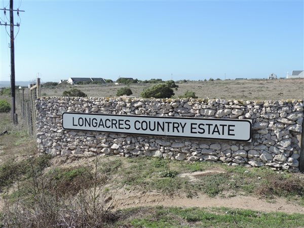 2 ha Land available in Long Acres