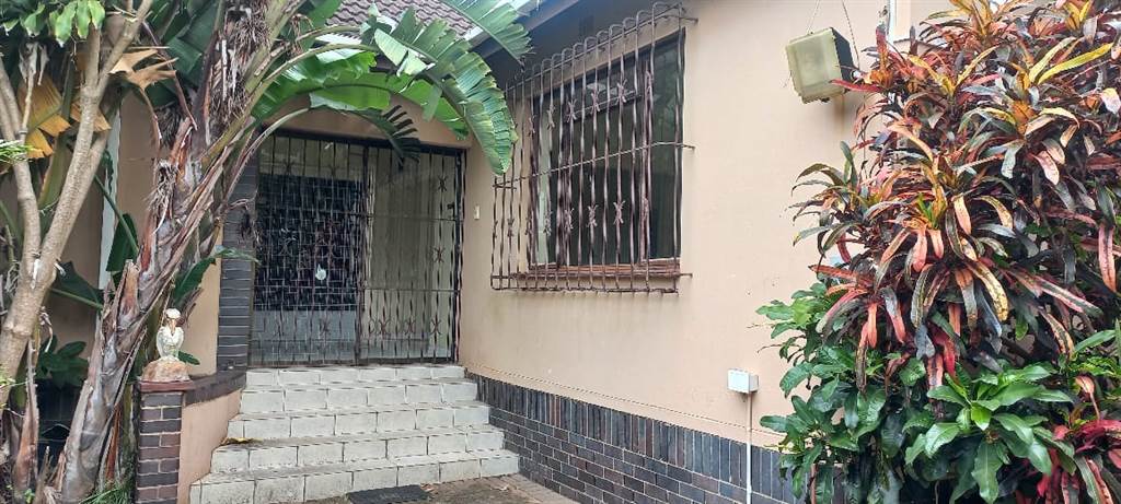 3 Bed House in Manaba photo number 4