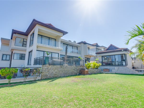 6 Bed House in Sheffield Beach