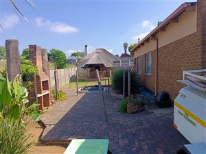 3 Bed House in Woodmere