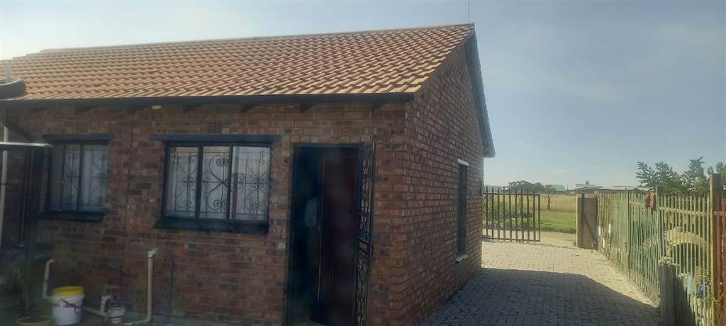 3 Bed House in Embalenhle photo number 21