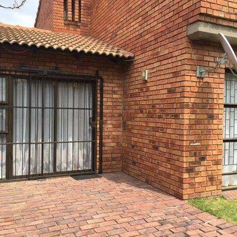 1 Bed Flat in Secunda photo number 17