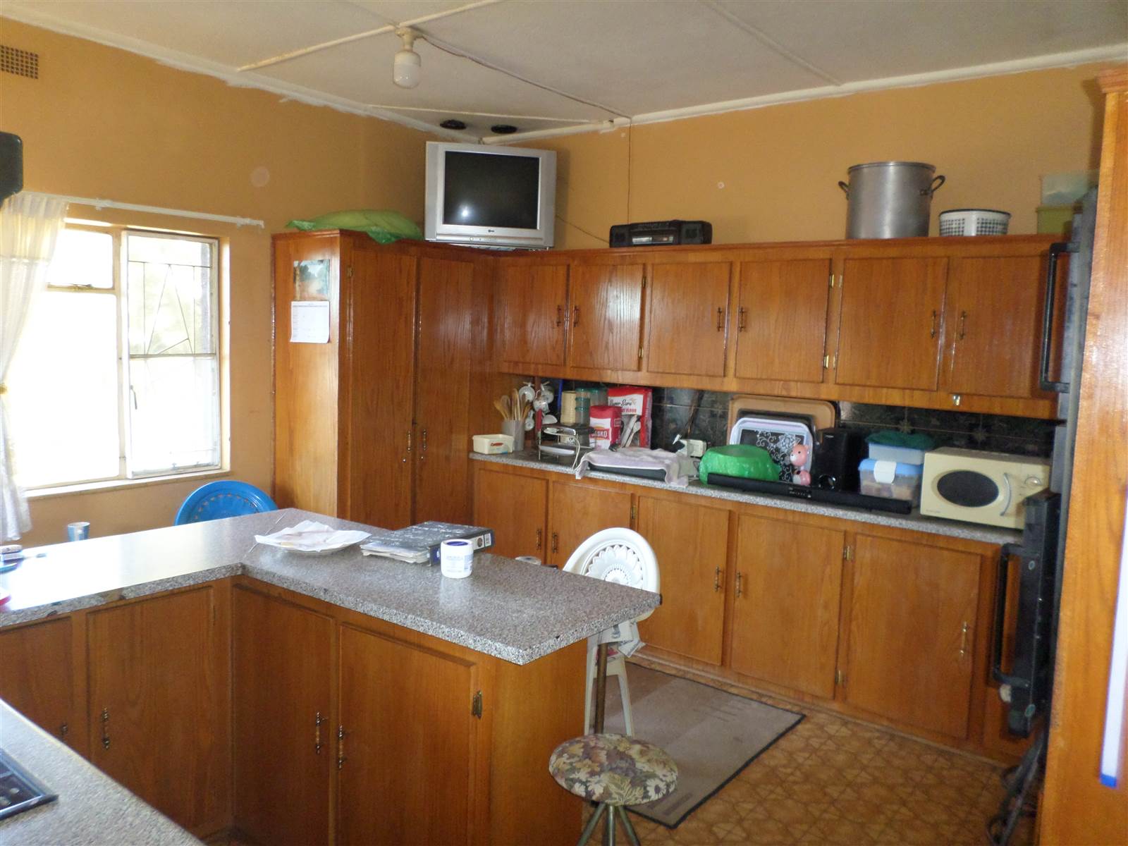 3 Bed House in Ventersdorp photo number 15