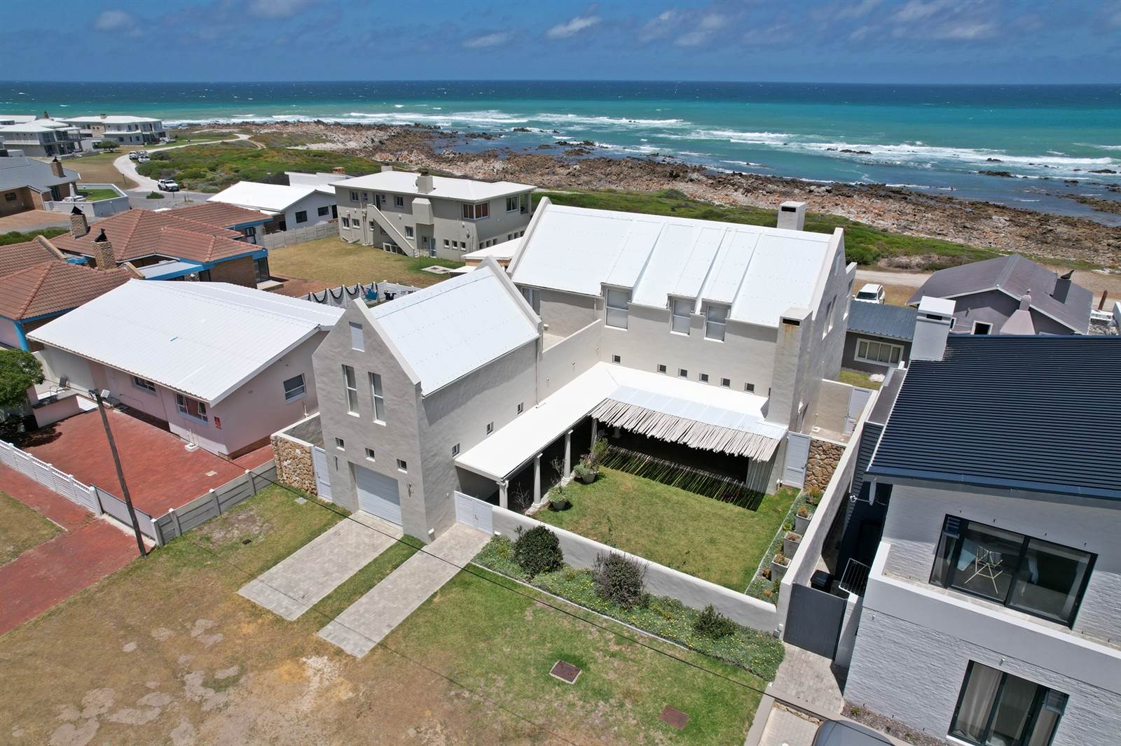 4 Bed House in Agulhas photo number 1