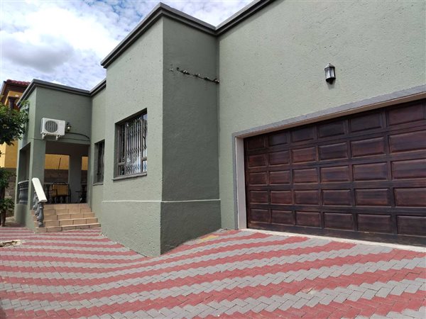 5 Bedroom House