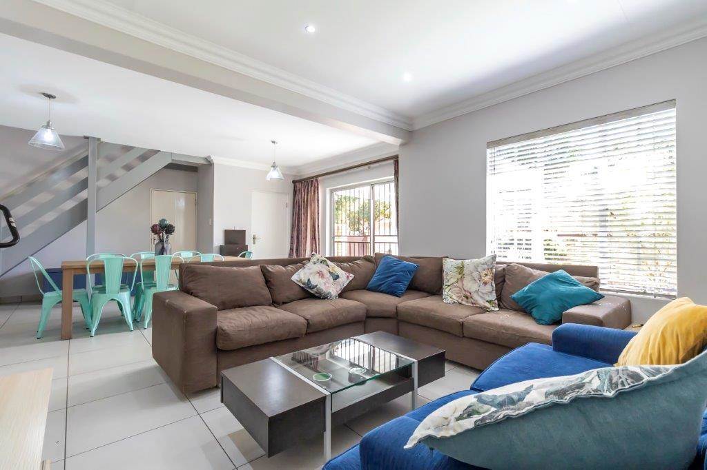 4 Bed Townhouse in Randpark Ridge photo number 6