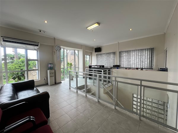 200 m² Office Space 200 m² Office Space