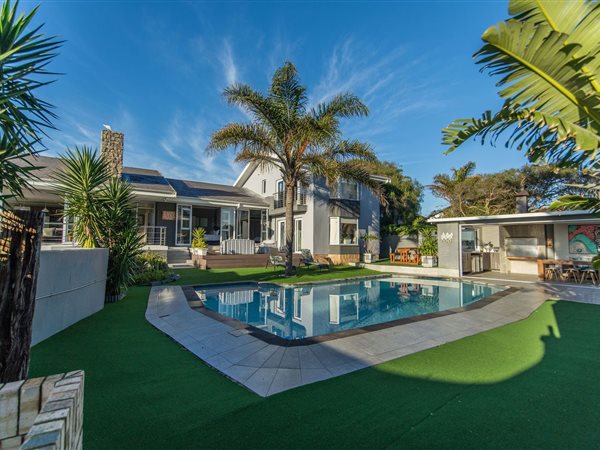 5 Bed House in Humewood