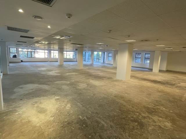 781  m² Commercial space in Die Hoewes photo number 5