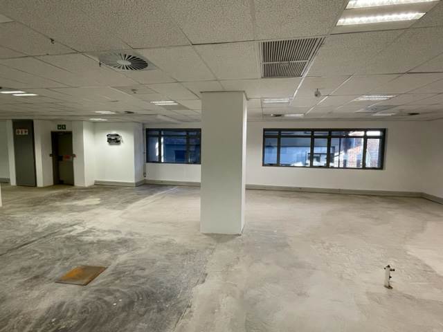 781  m² Commercial space in Die Hoewes photo number 9