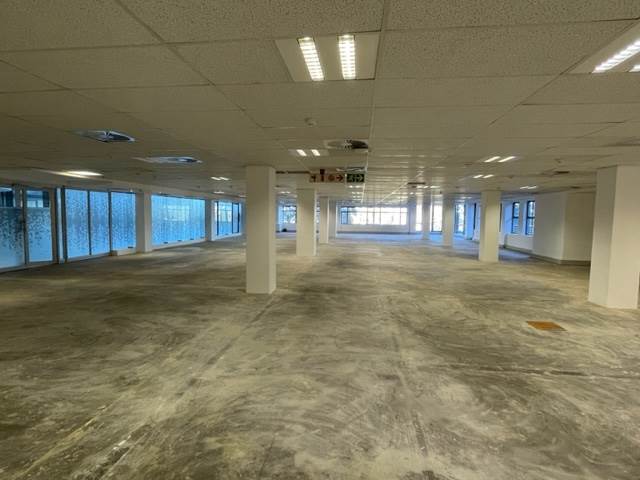 781  m² Commercial space in Die Hoewes photo number 8