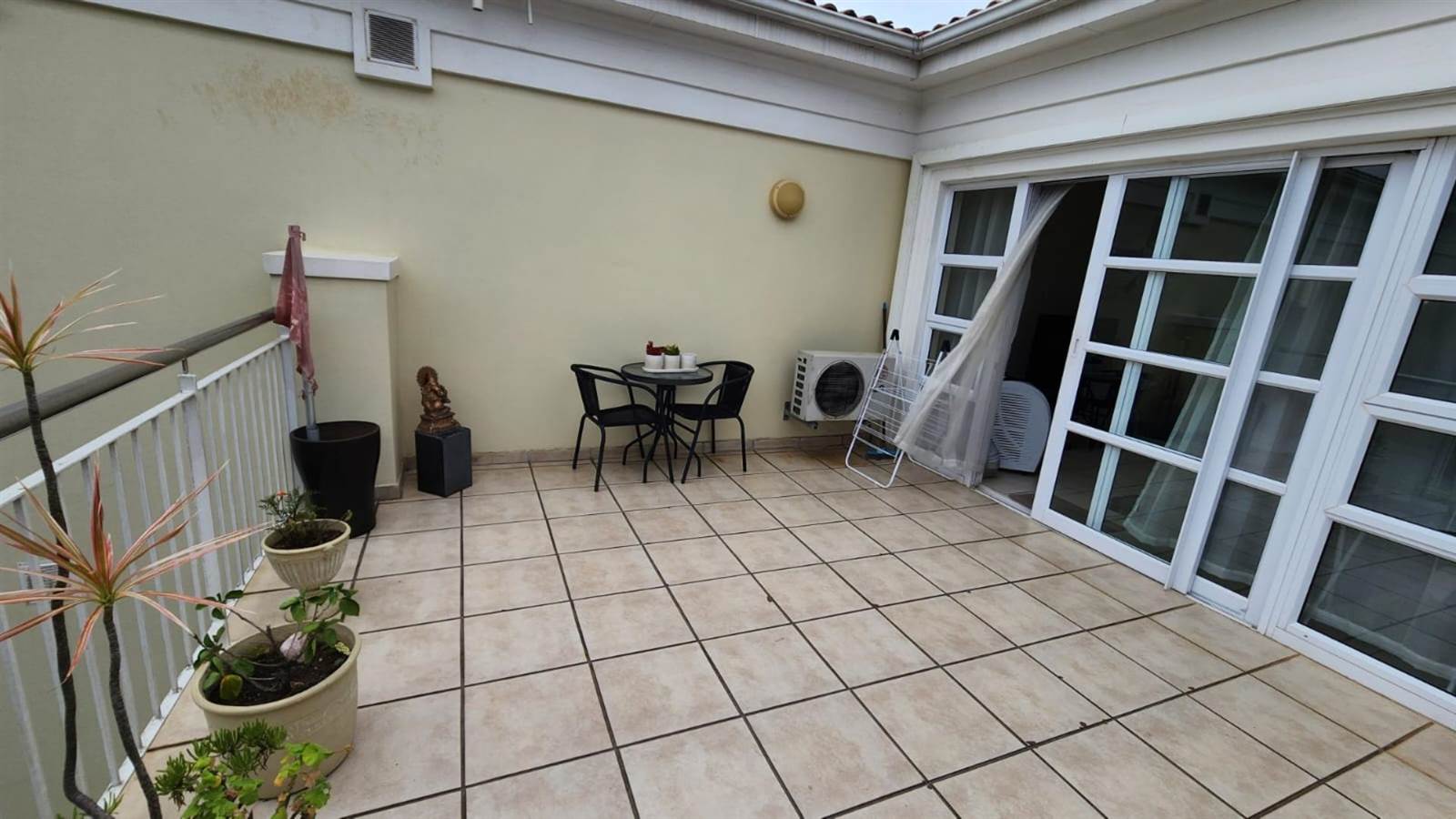 2 Bed Townhouse in La Lucia photo number 9