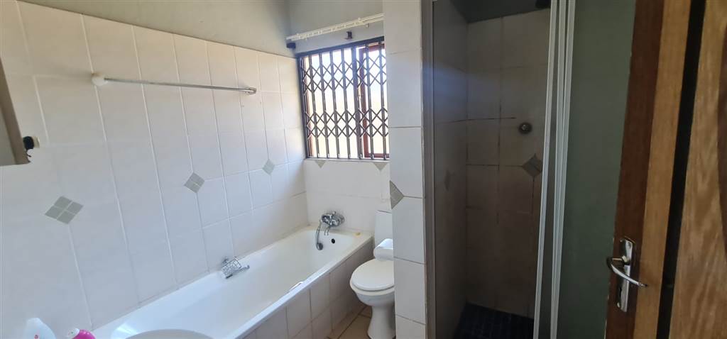 3 Bed Townhouse in Tzaneen photo number 20