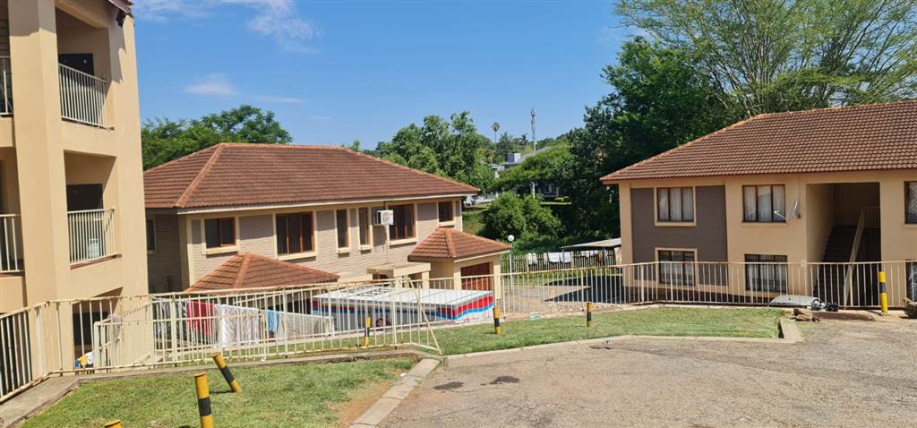 3 Bed Townhouse in Tzaneen photo number 22