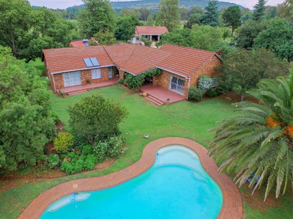 6 Bed House in Alewynspoort