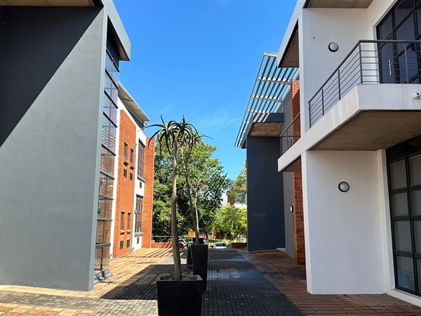 153  m² Commercial space in Highveld