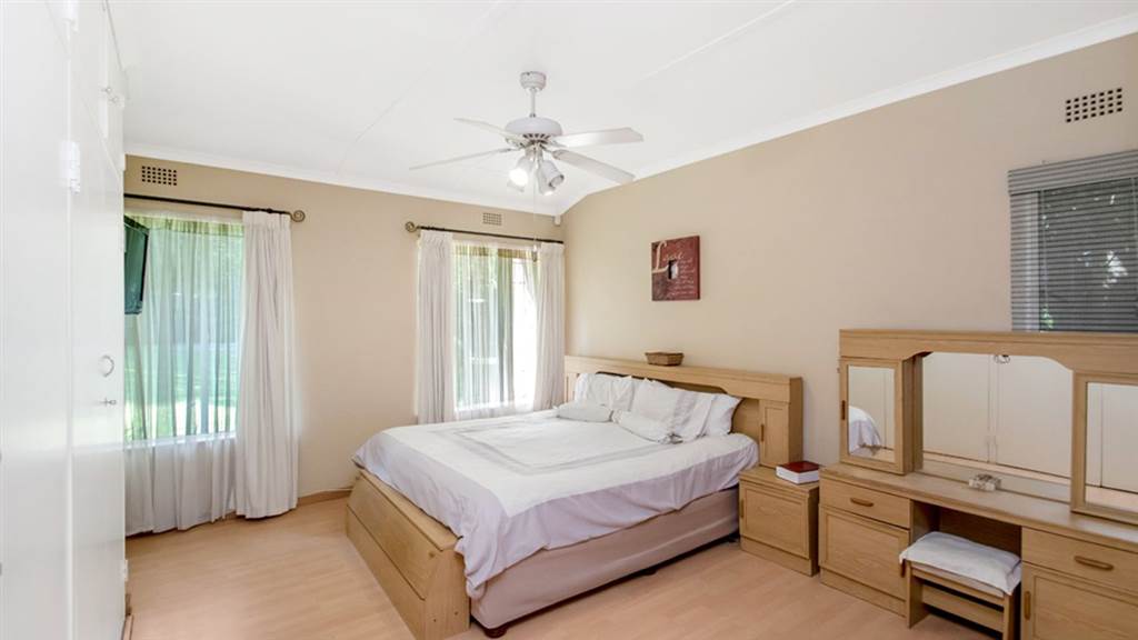 4 Bed House in Randpark Ridge photo number 13