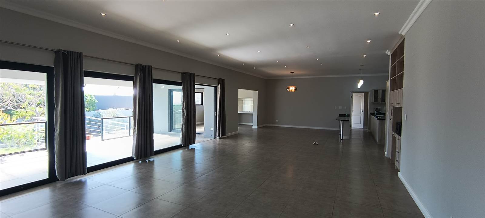 4 Bed House in Myburgh Park photo number 4