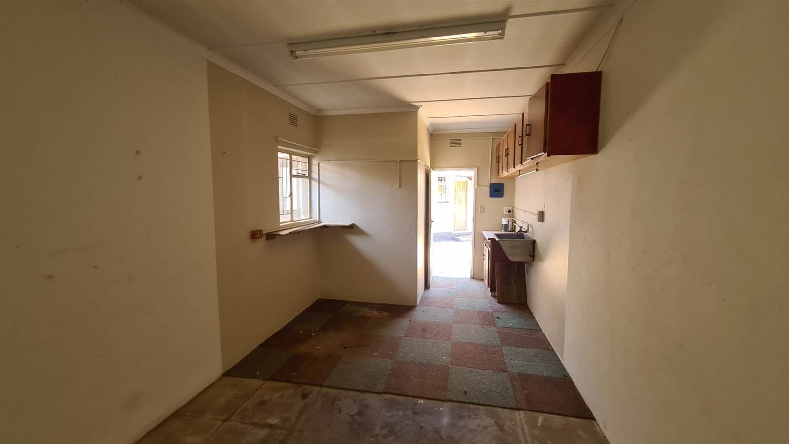 2 Bed Townhouse in Stilfontein photo number 25