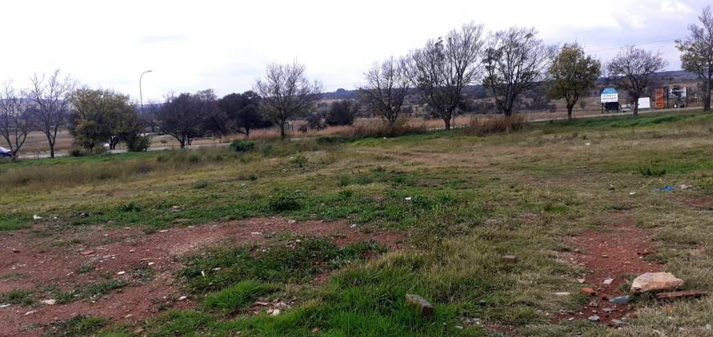 989 m² Land available in Fochville photo number 4