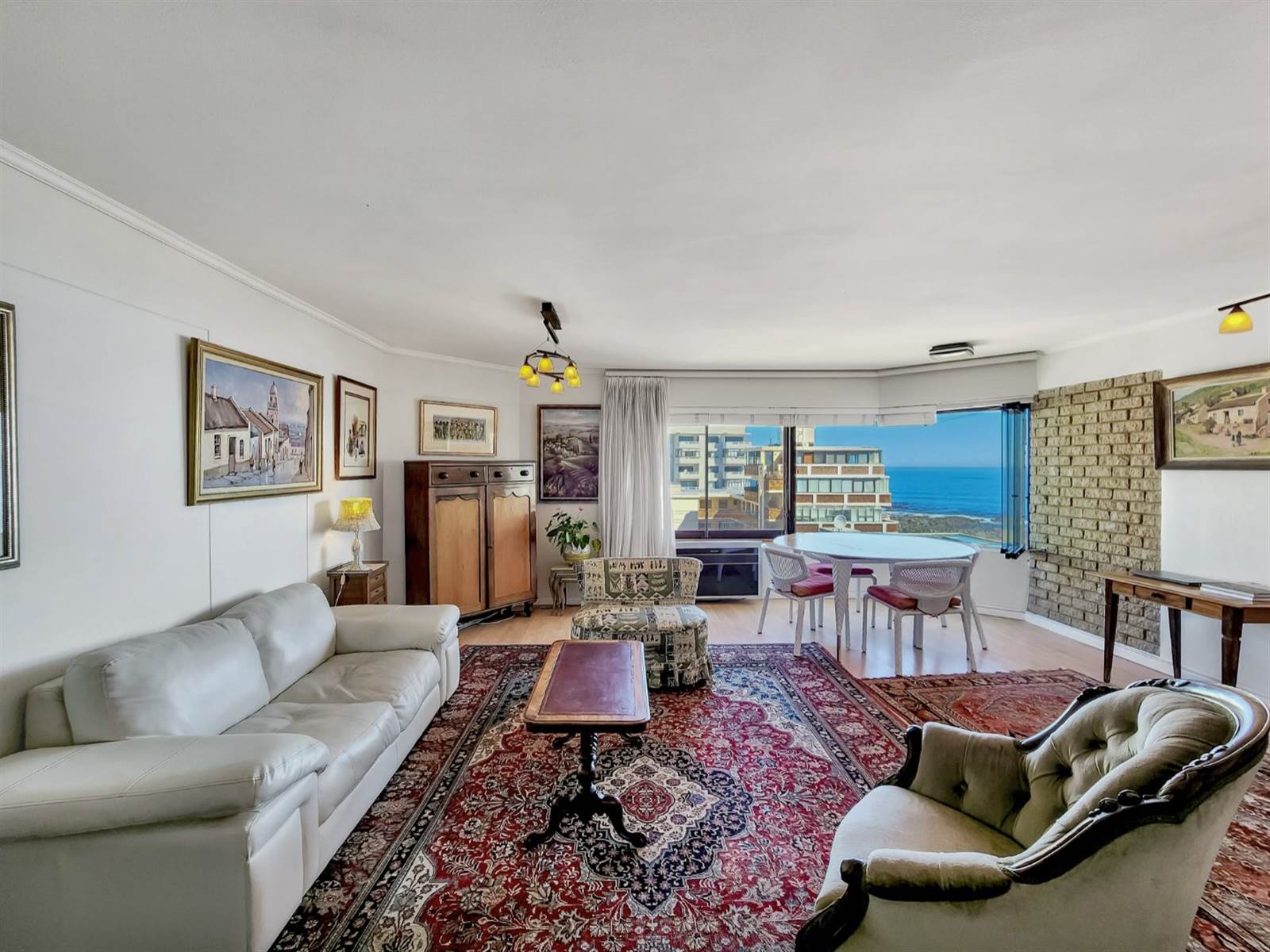 3 Bed Apartment in Sea Point photo number 5