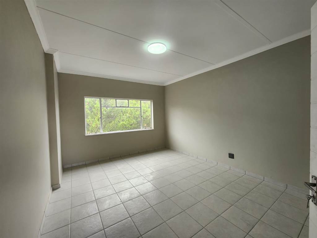 1 Bed Apartment in Naval Hill photo number 14