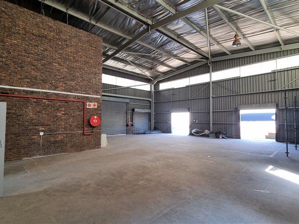 700  m² Industrial space