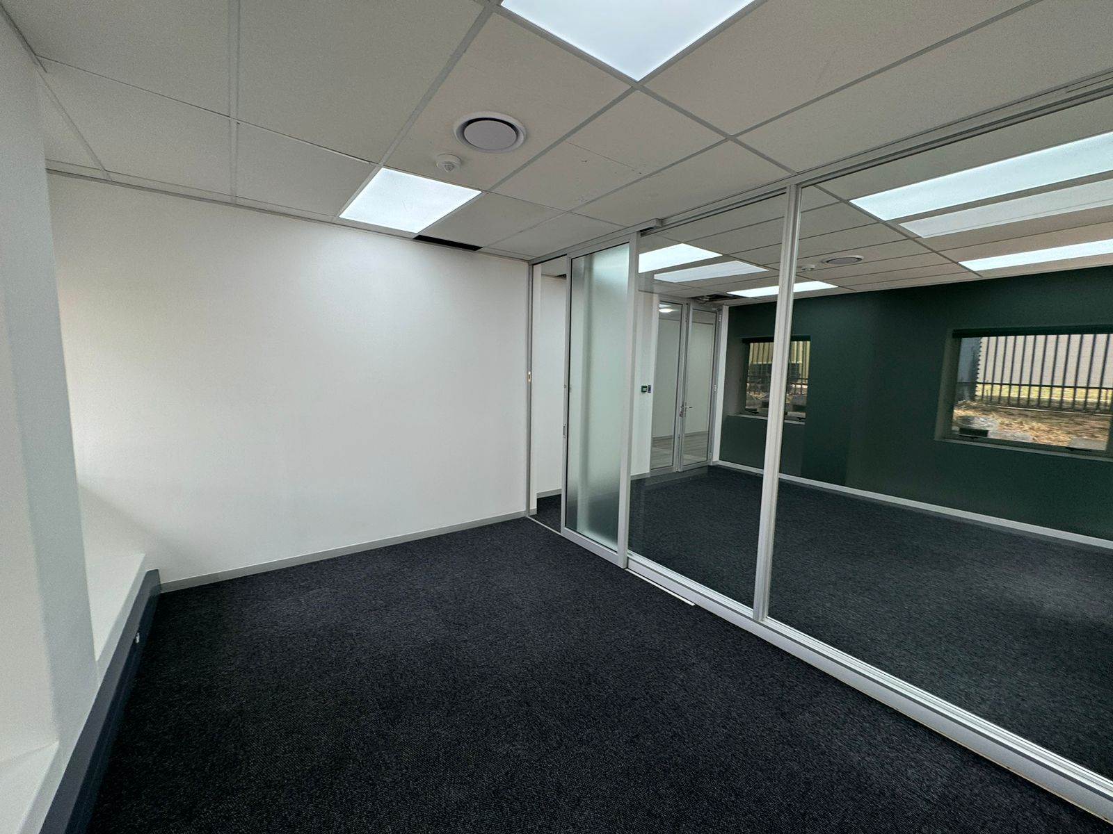 56  m² Commercial space in Sunninghill photo number 5