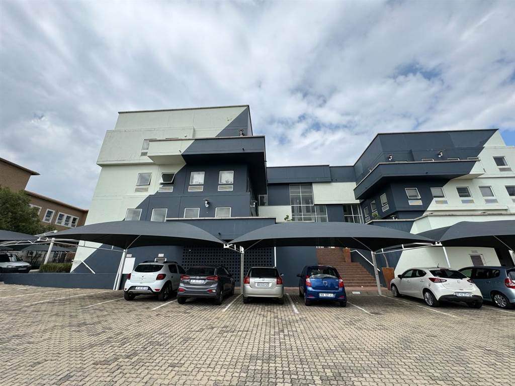 56  m² Commercial space in Sunninghill photo number 2