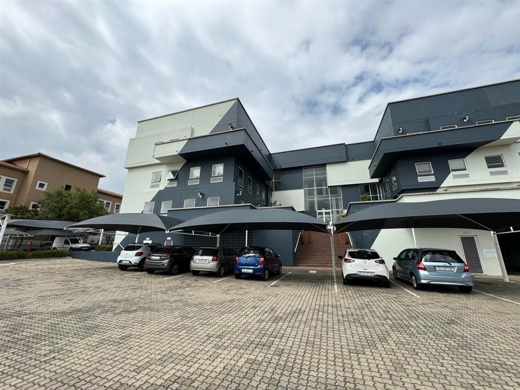 56  m² Commercial space in Sunninghill photo number 1