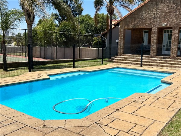 3 Bedroom Townhouse 3 Bedroom Townhouse