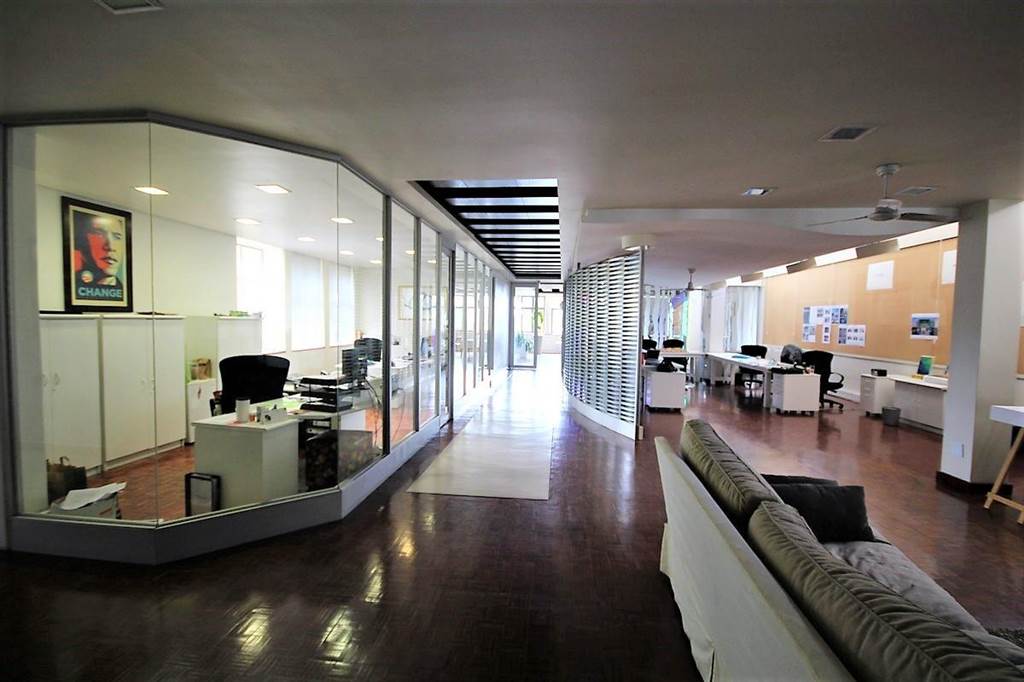 827  m² Office Space in Gardens photo number 3