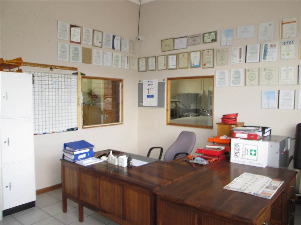 1860  m² Office Space in Senekal photo number 10