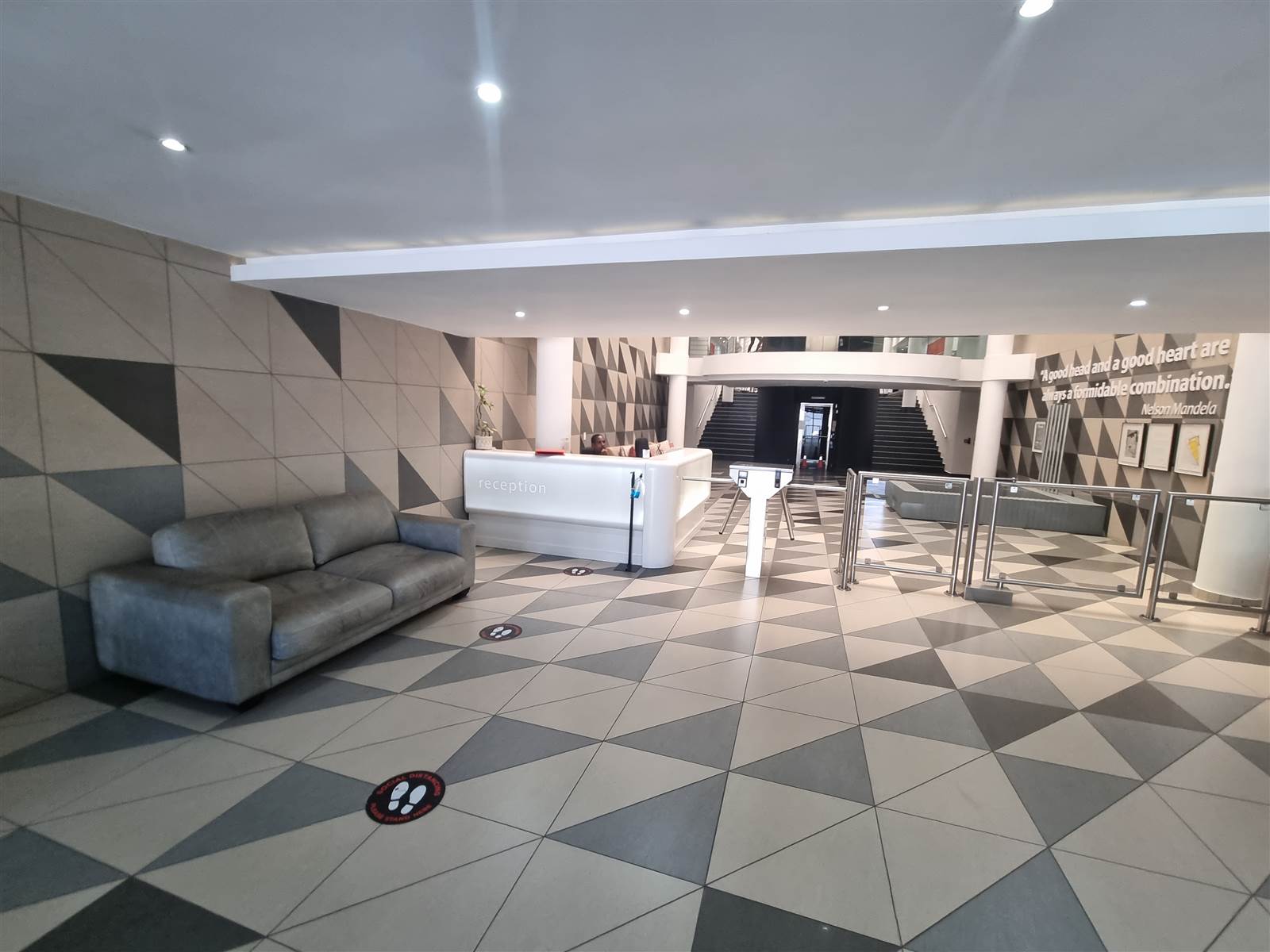 320  m² Commercial space in Rivonia photo number 4