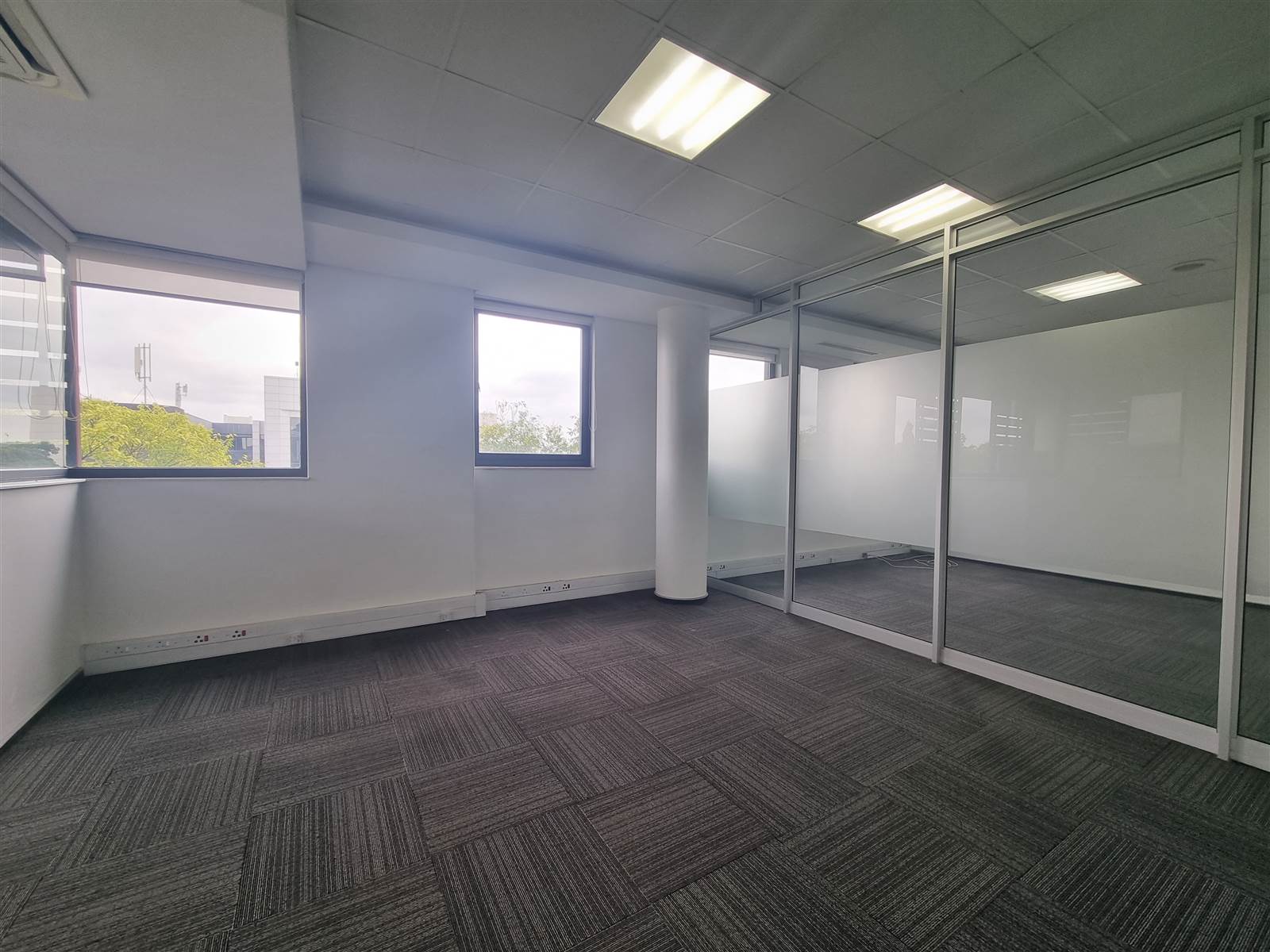 320  m² Commercial space in Rivonia photo number 18
