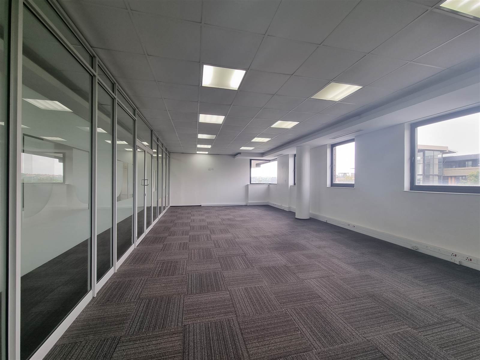 320  m² Commercial space in Rivonia photo number 15
