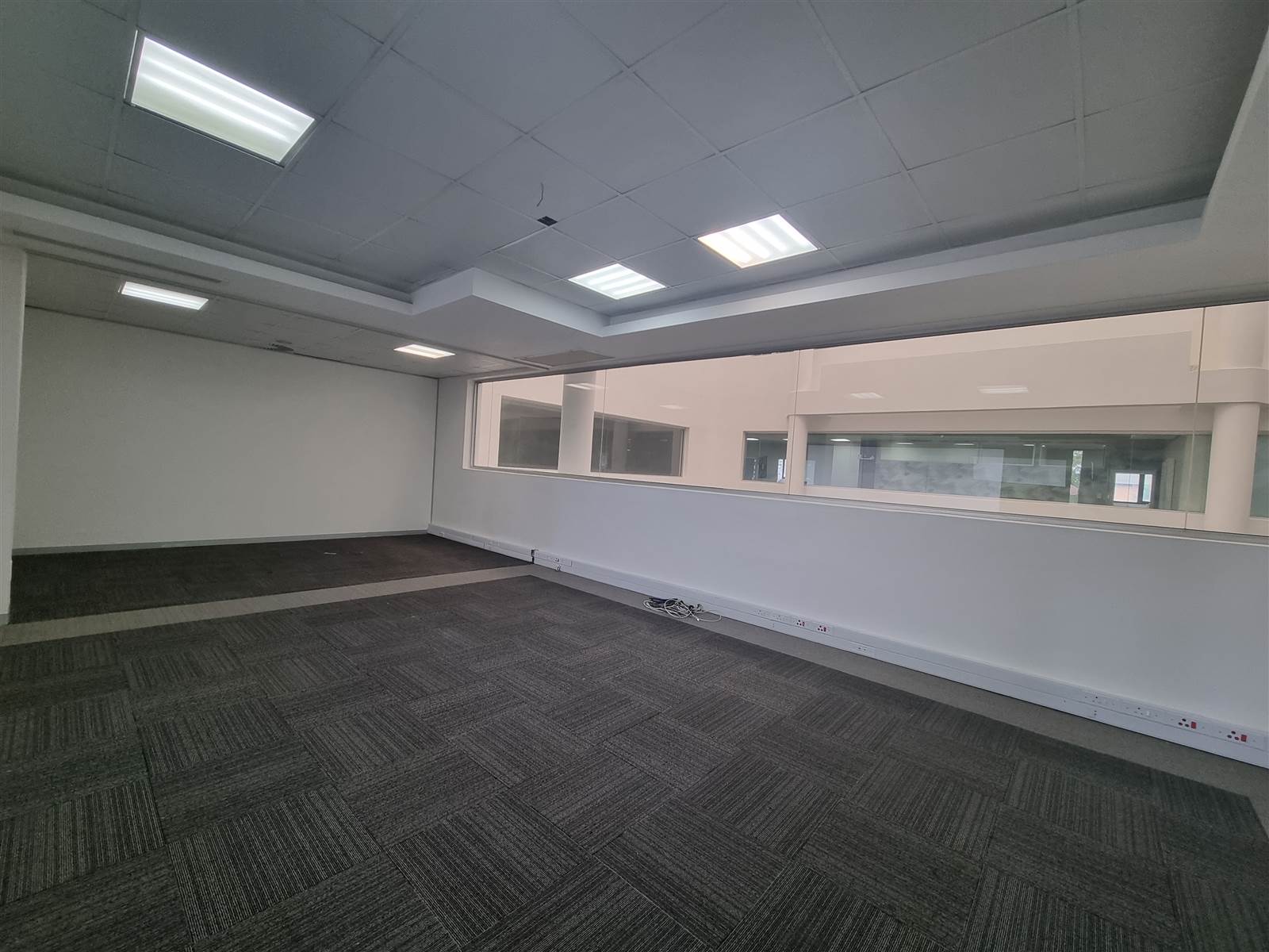 320  m² Commercial space in Rivonia photo number 22