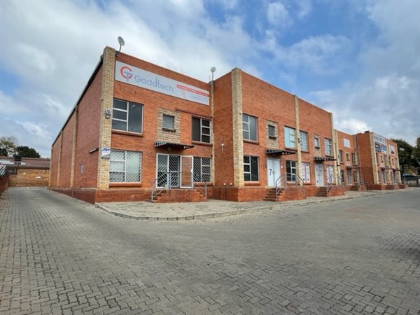 275  m² Industrial space