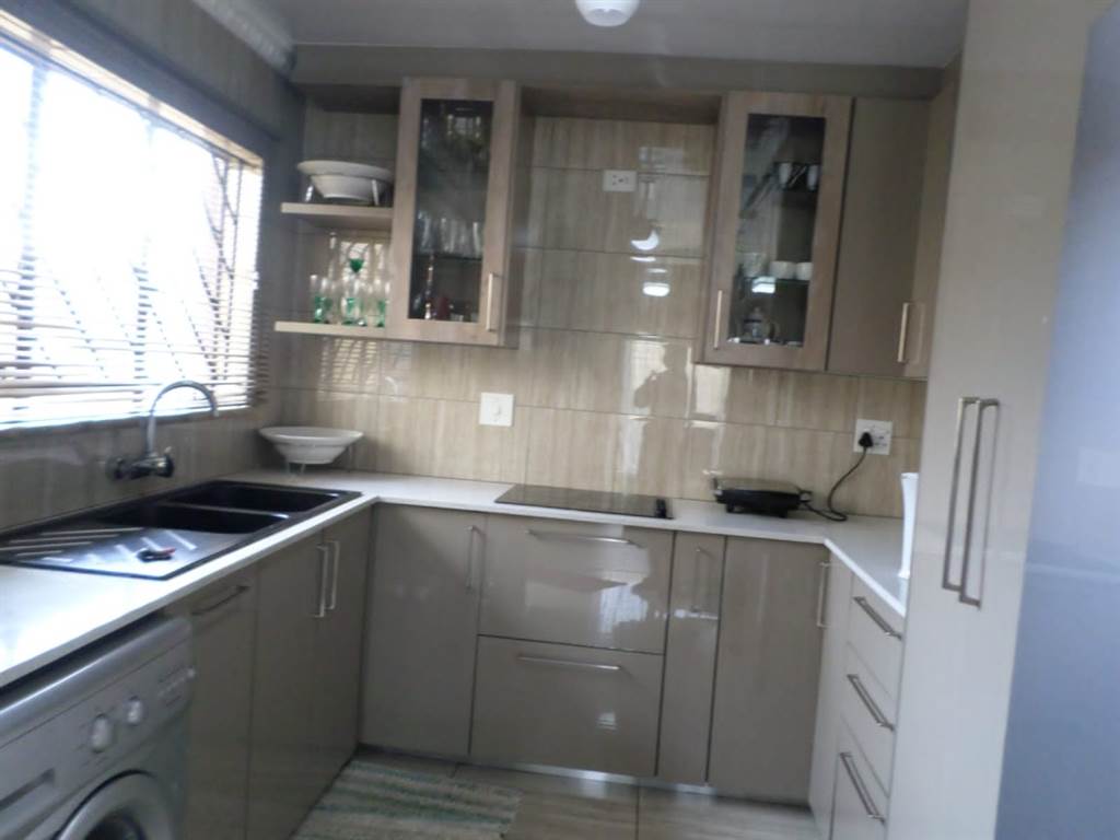 3 Bed House in Katlehong photo number 19