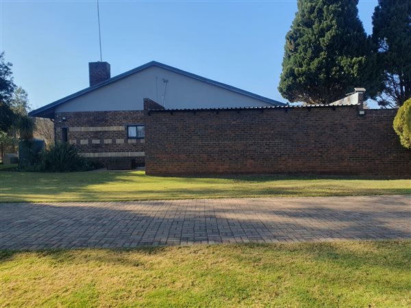 5 Bedroom House 5 Bedroom House